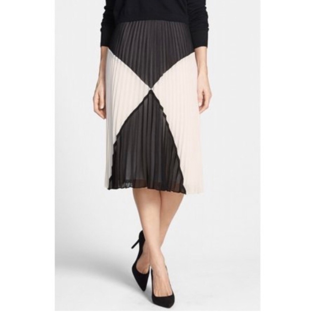 Sheer lined pleated skirt by Halogen with black and white geometric pattern